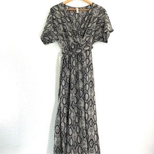 Vanilla Bay V Neck Snake Skin Maxi Dress No Size Tag, Refer to measurements